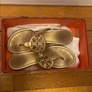 tory Burch gold sandals WITHOUT BOX